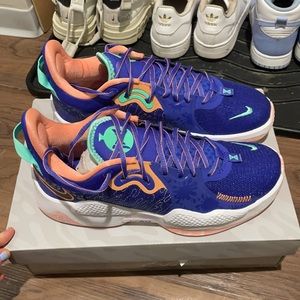 Men’s size 9 Nike brand new basketball shoes